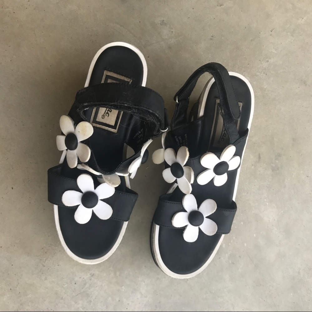 Vintage 90s platform sandals